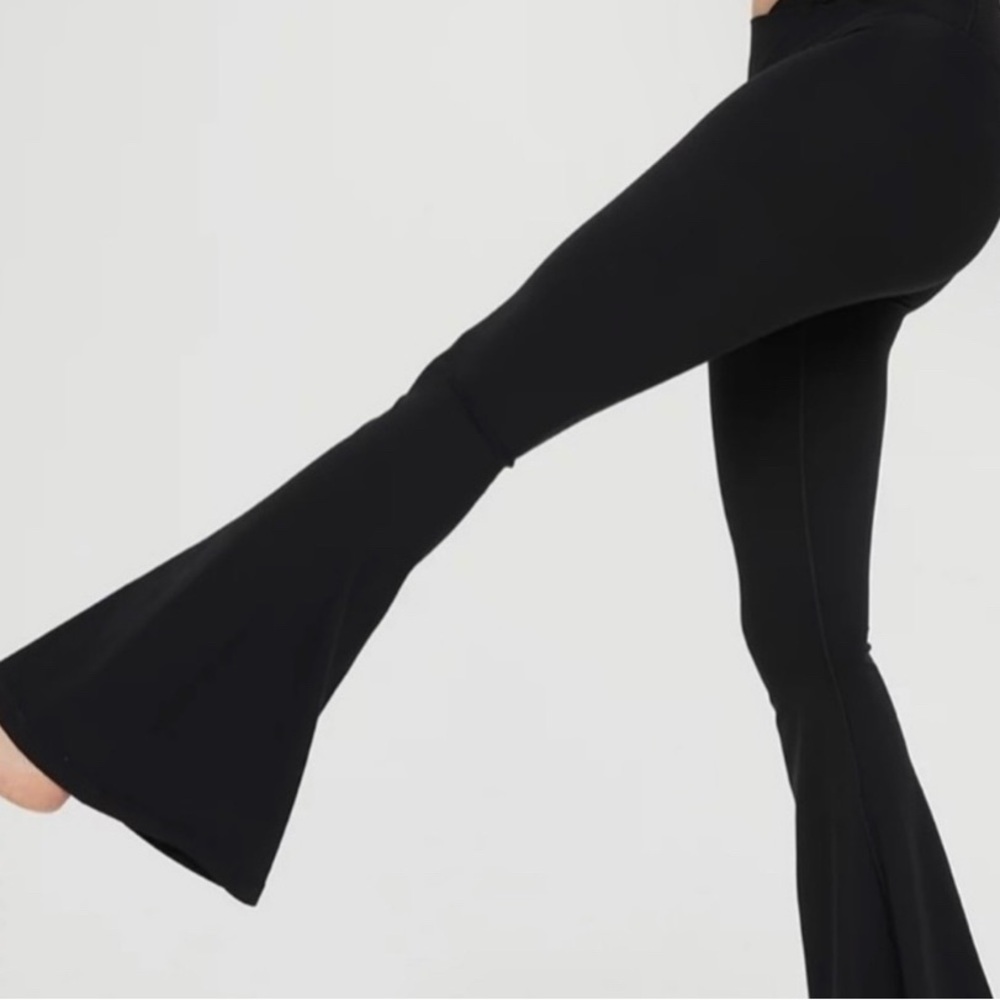 Offline by Aerie Hi-Rise Super Flare Foldover Waist Black Leggings M Short NWT